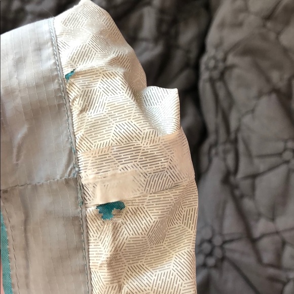 North face rain coat - Picture 3 of 5